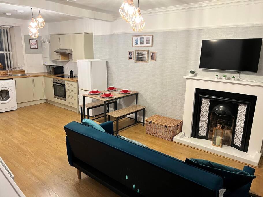 Harris Apartment Montrose Bagian luar foto